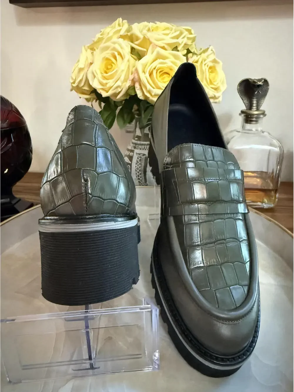M. Gemi NWOT Handmade Elsa Croco Printed Loafers-Size 40.5 / 9.5-Green